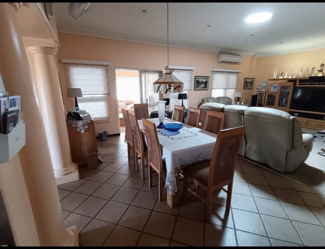 3 BEDROOM TOWNHOUSE FOR SALE IN PROTEA PARK